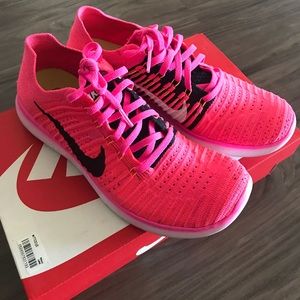 Nike Free RN Shoes